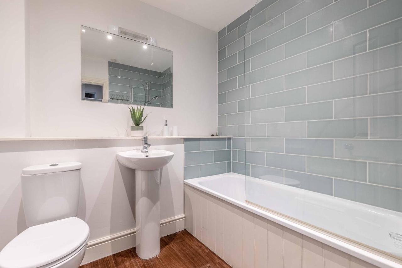 Cosy Central Windsor Apartment & Free Parking! Exterior foto